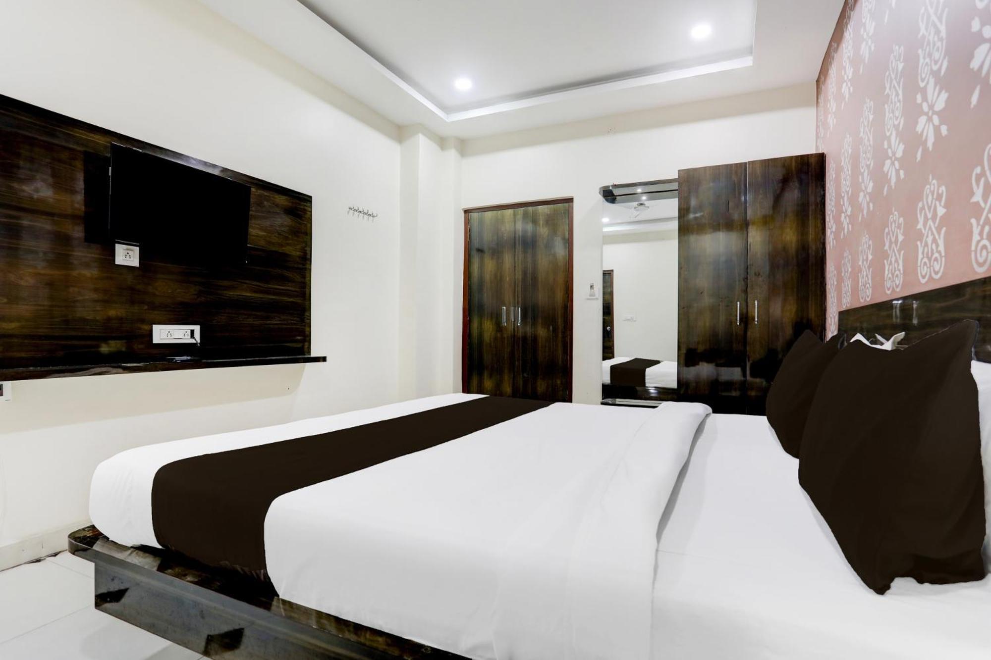 Super Townhouse Gida Near Rto Office Hotel Gorakhpur Exterior photo
